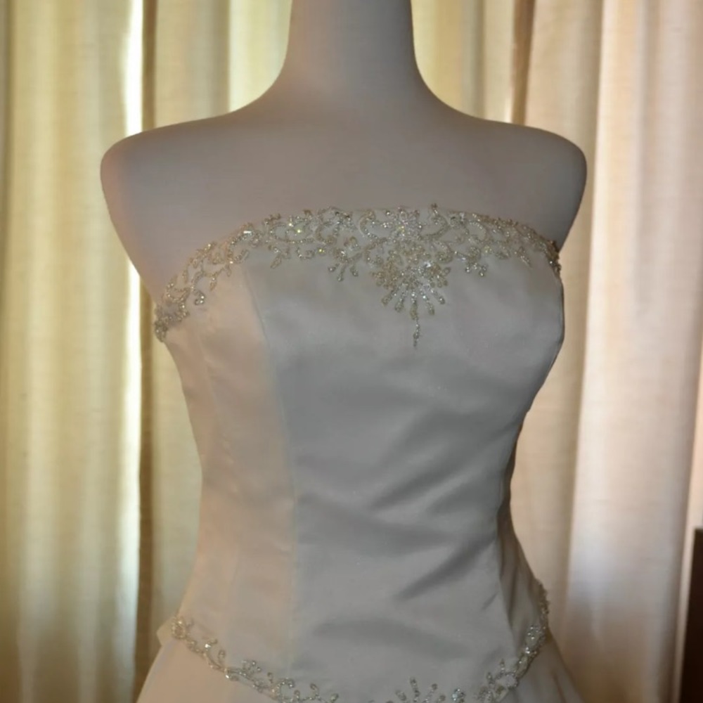 Bonny Bridal Wedding Dress, size 12